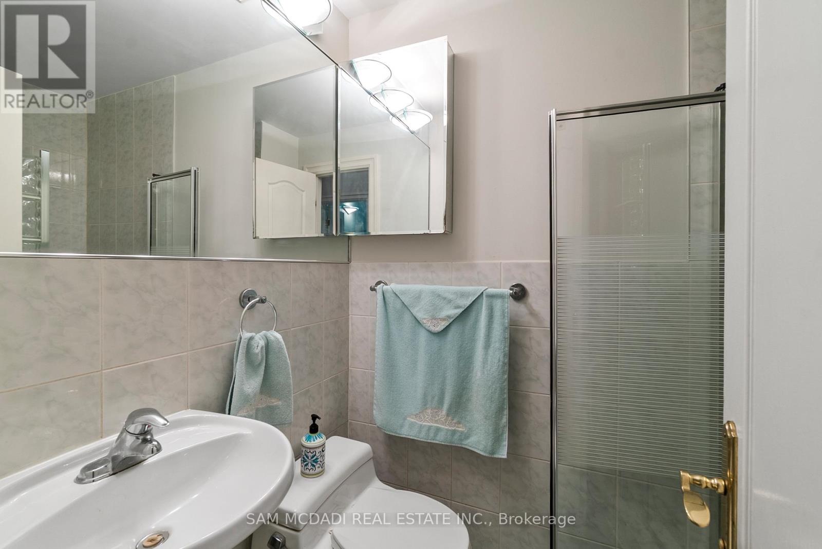 978 Tennyson Avenue, Mississauga, Ontario  L5H 2Z1 - Photo 19 - W12968576