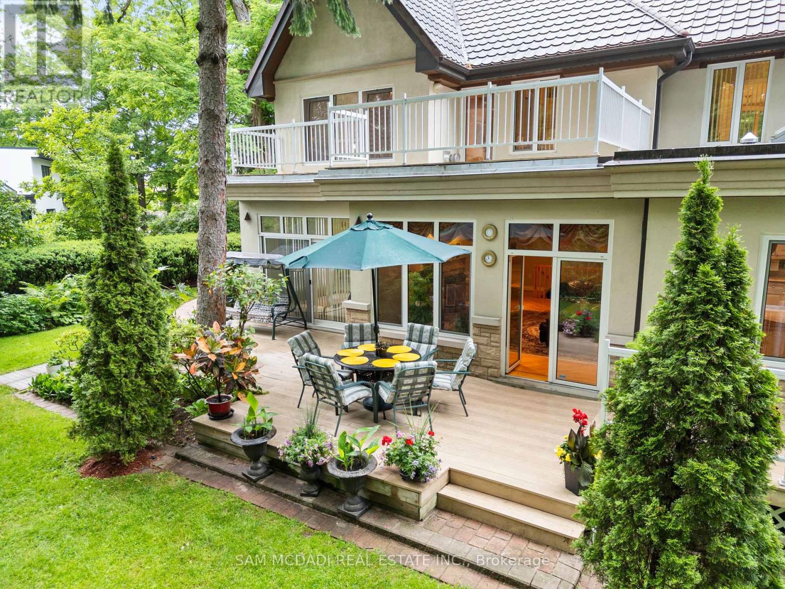 978 Tennyson Avenue, Mississauga, Ontario  L5H 2Z1 - Photo 43 - W12968576