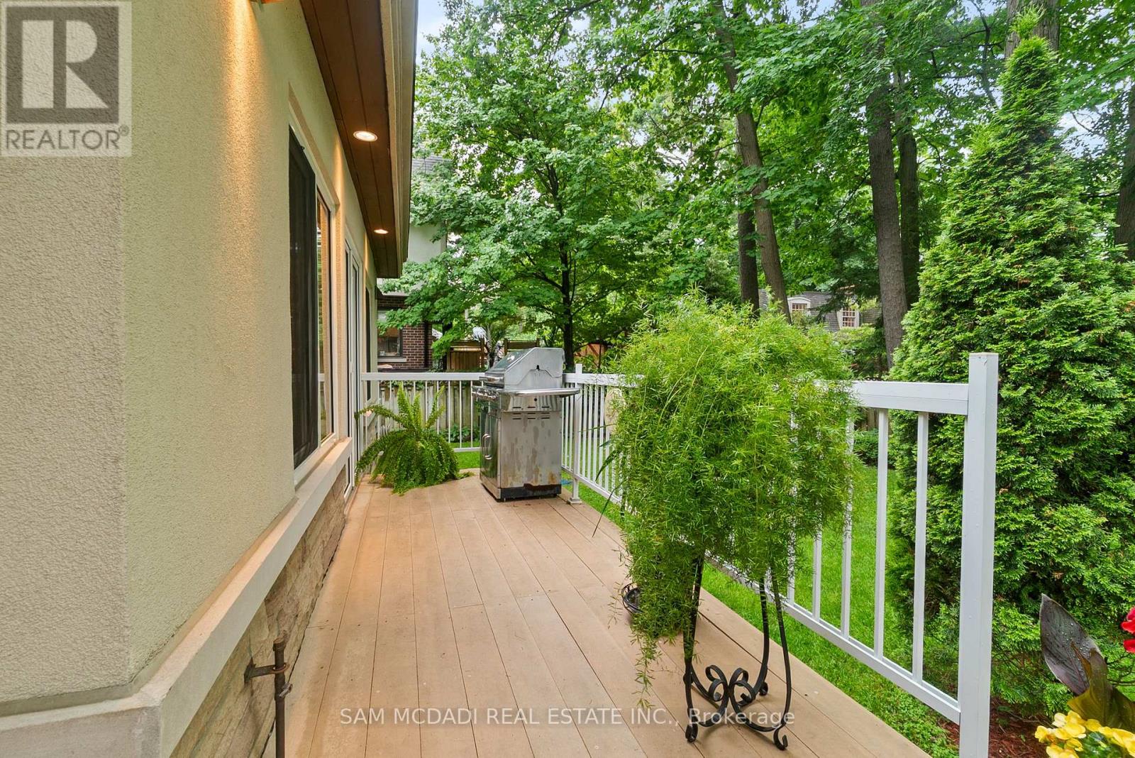 978 Tennyson Avenue, Mississauga, Ontario  L5H 2Z1 - Photo 45 - W12968576