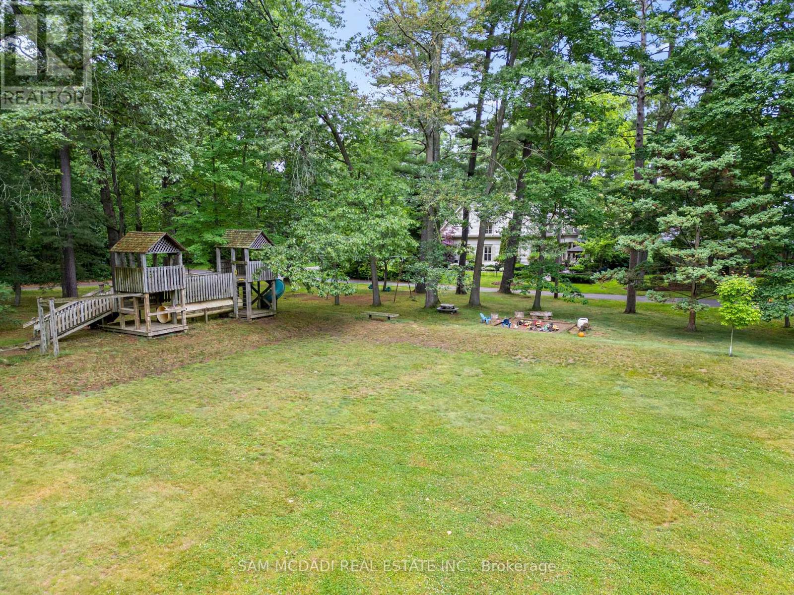 978 Tennyson Avenue, Mississauga, Ontario  L5H 2Z1 - Photo 46 - W12968576