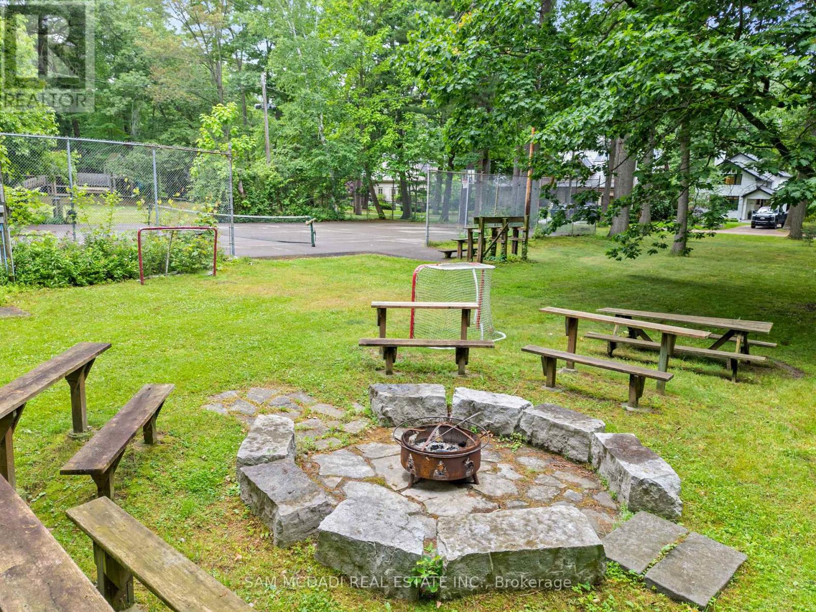 978 Tennyson Avenue, Mississauga, Ontario  L5H 2Z1 - Photo 47 - W12968576