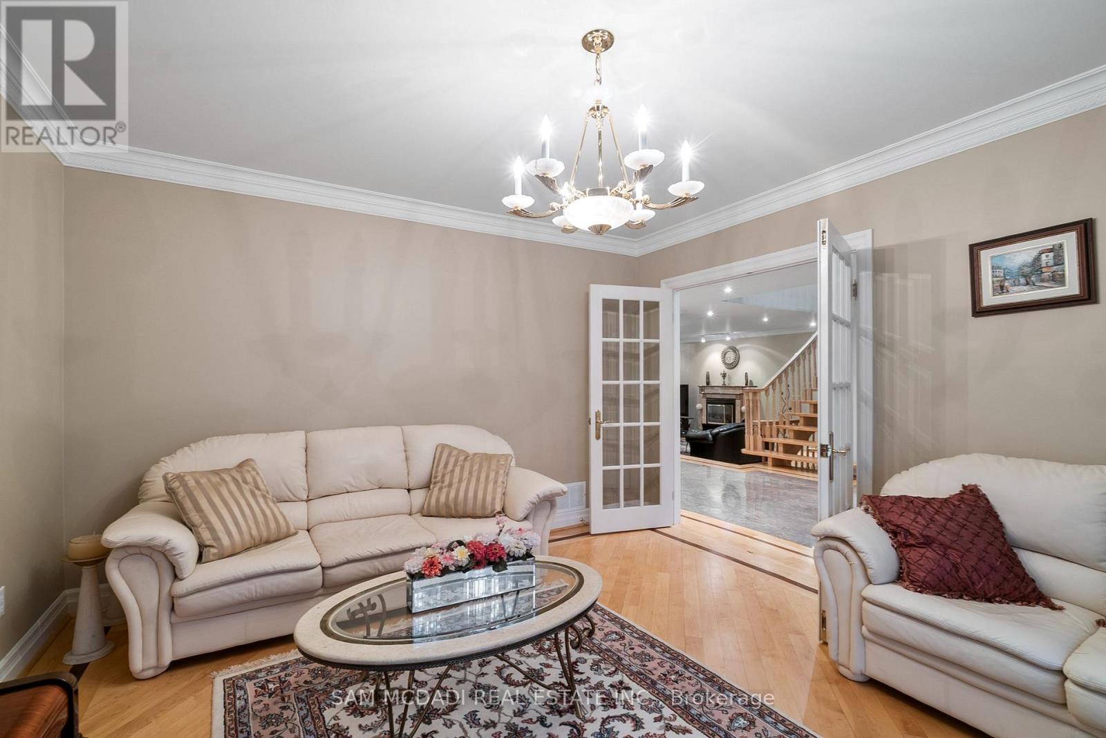 978 Tennyson Avenue, Mississauga, Ontario  L5H 2Z1 - Photo 7 - W12968576