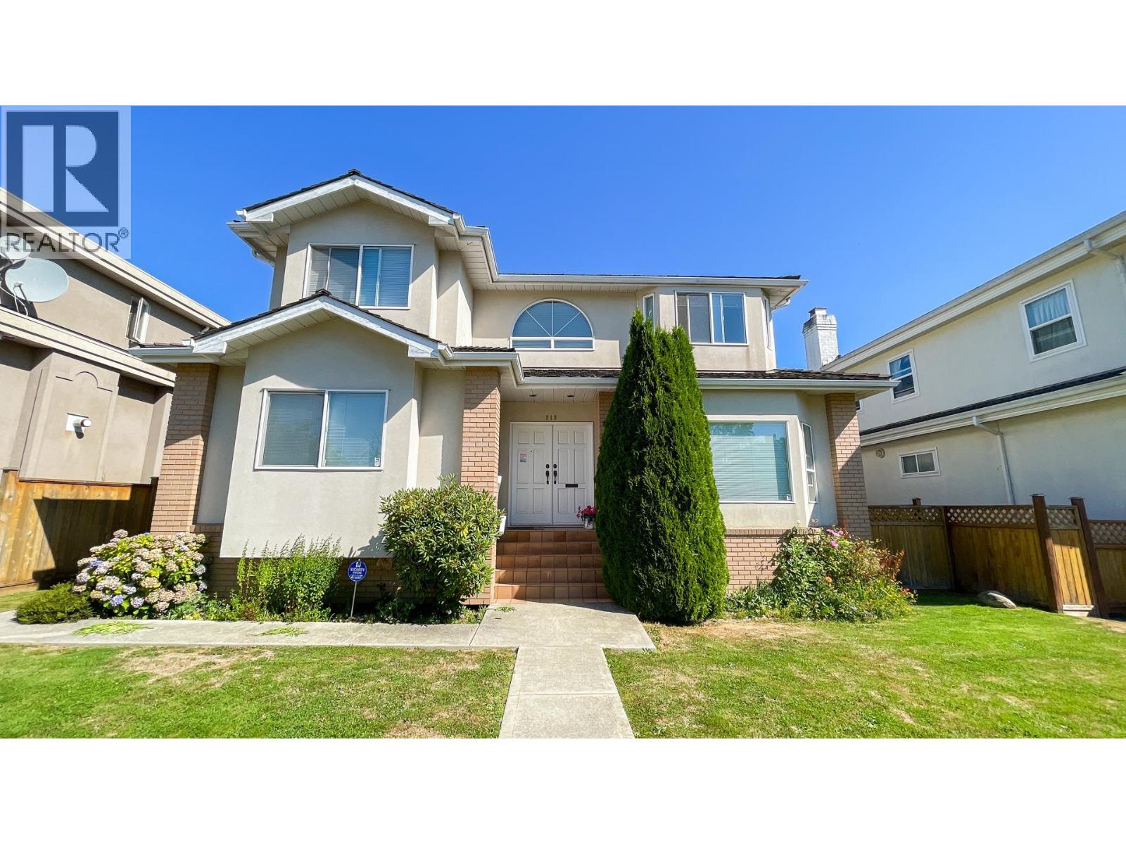 219 W 42nd Avenue, Vancouver, British Columbia  V5Y 2T2 - Photo 2 - R3108197