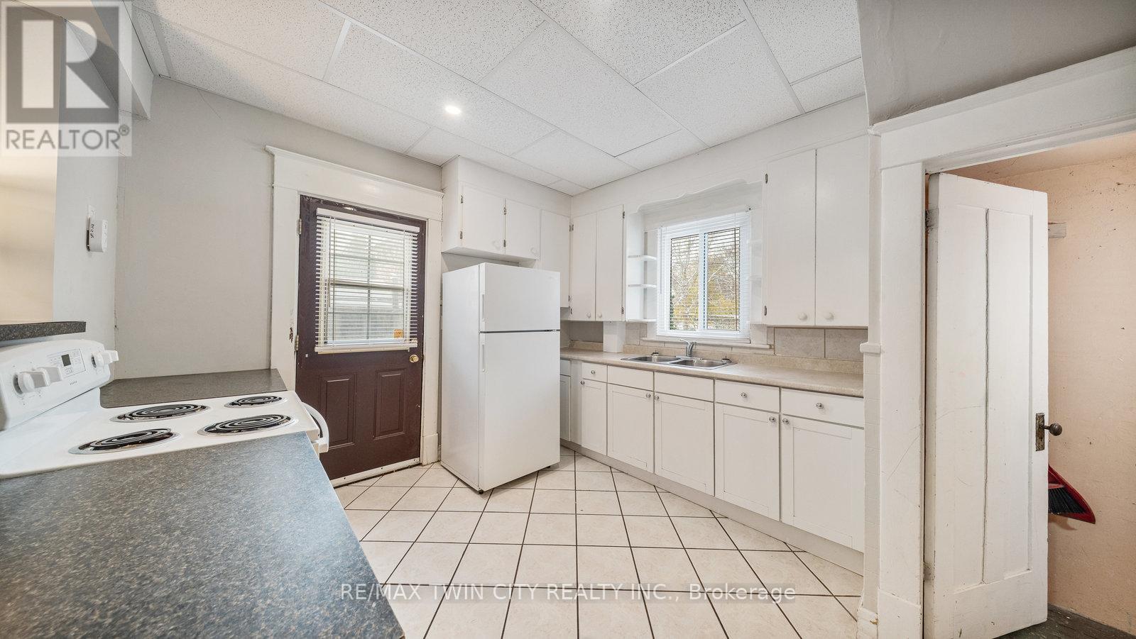 47 Grey Street E, Brantford, Ontario  N3T 2T1 - Photo 10 - X12968562