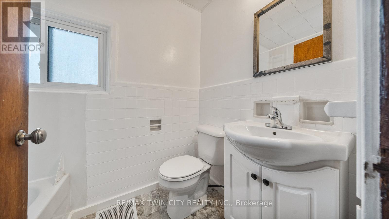 47 Grey Street E, Brantford, Ontario  N3T 2T1 - Photo 17 - X12968562