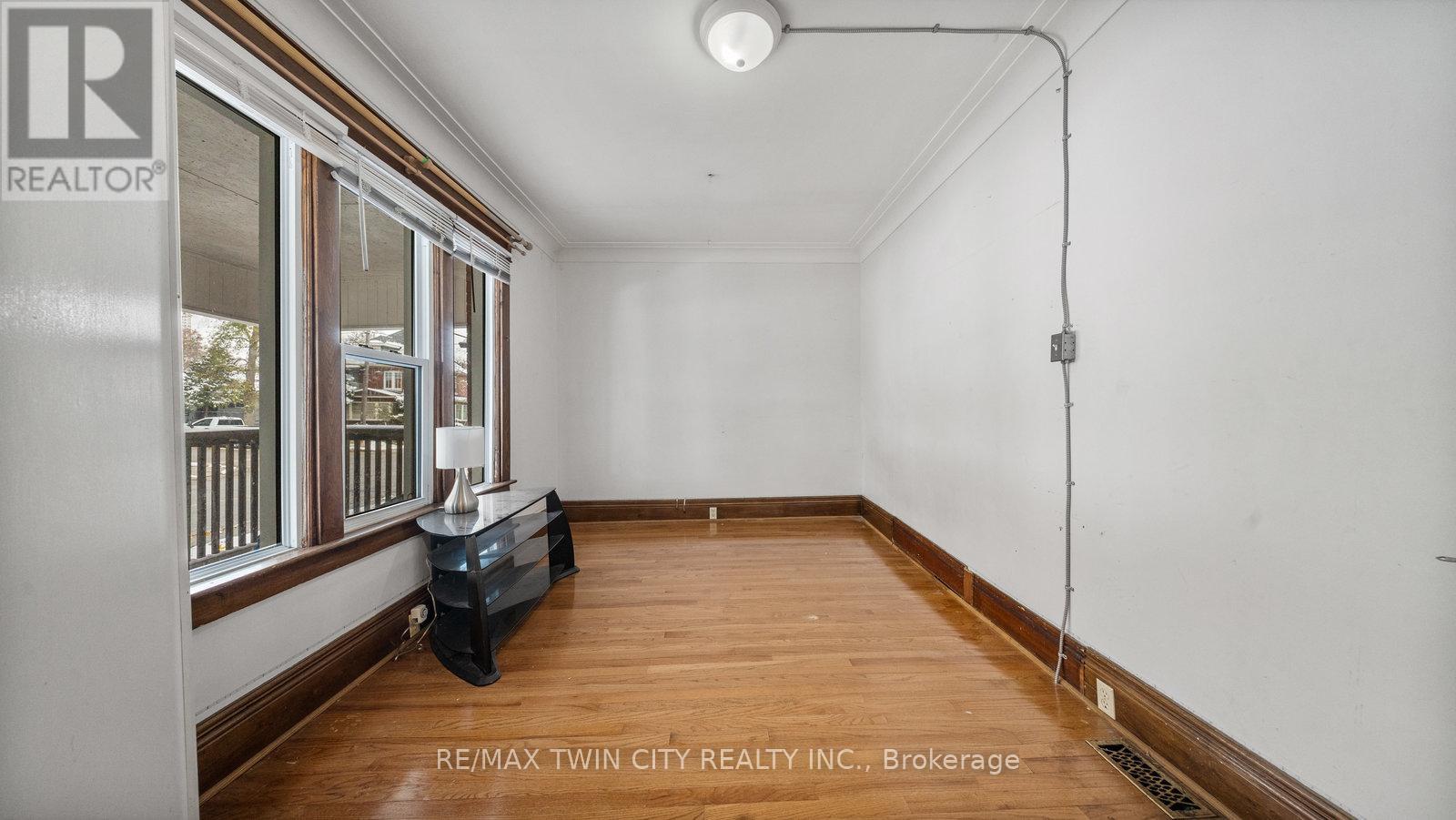 47 Grey Street E, Brantford, Ontario  N3T 2T1 - Photo 8 - X12968562