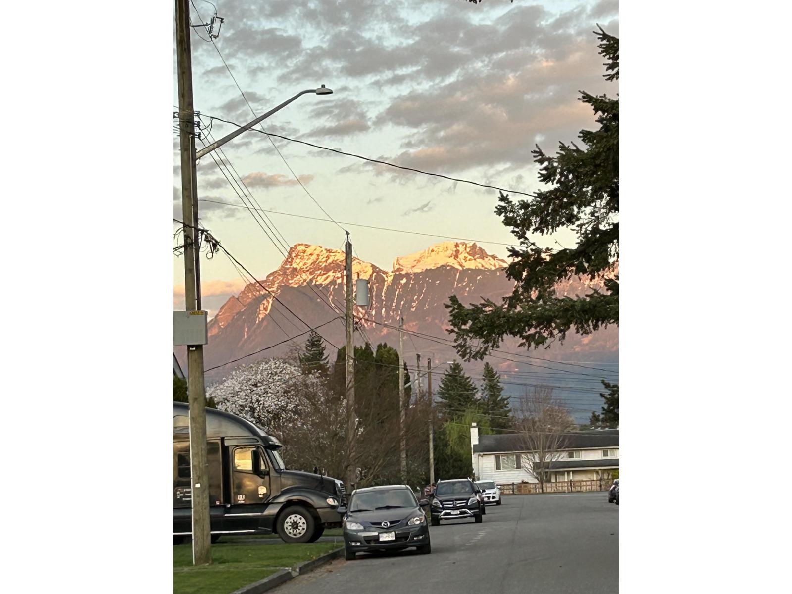 46212 Gore Avenue, Chilliwack Proper East, Chilliwack, British Columbia  V2P 2A1 - Photo 3 - R3107842