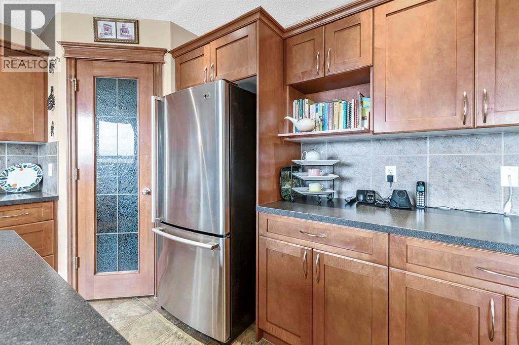 43 Sheep River Heights, Okotoks, Alberta  T1S 2A1 - Photo 8 - A2297277