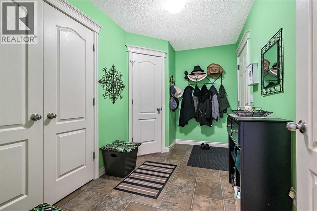 43 Sheep River Heights, Okotoks, Alberta  T1S 2A1 - Photo 14 - A2297277