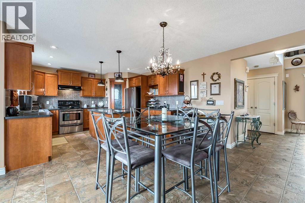 43 Sheep River Heights, Okotoks, Alberta  T1S 2A1 - Photo 4 - A2297277