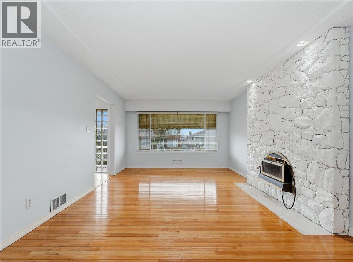 4009 Union Street, Burnaby, British Columbia  V5C 2W9 - Photo 2 - R3108031