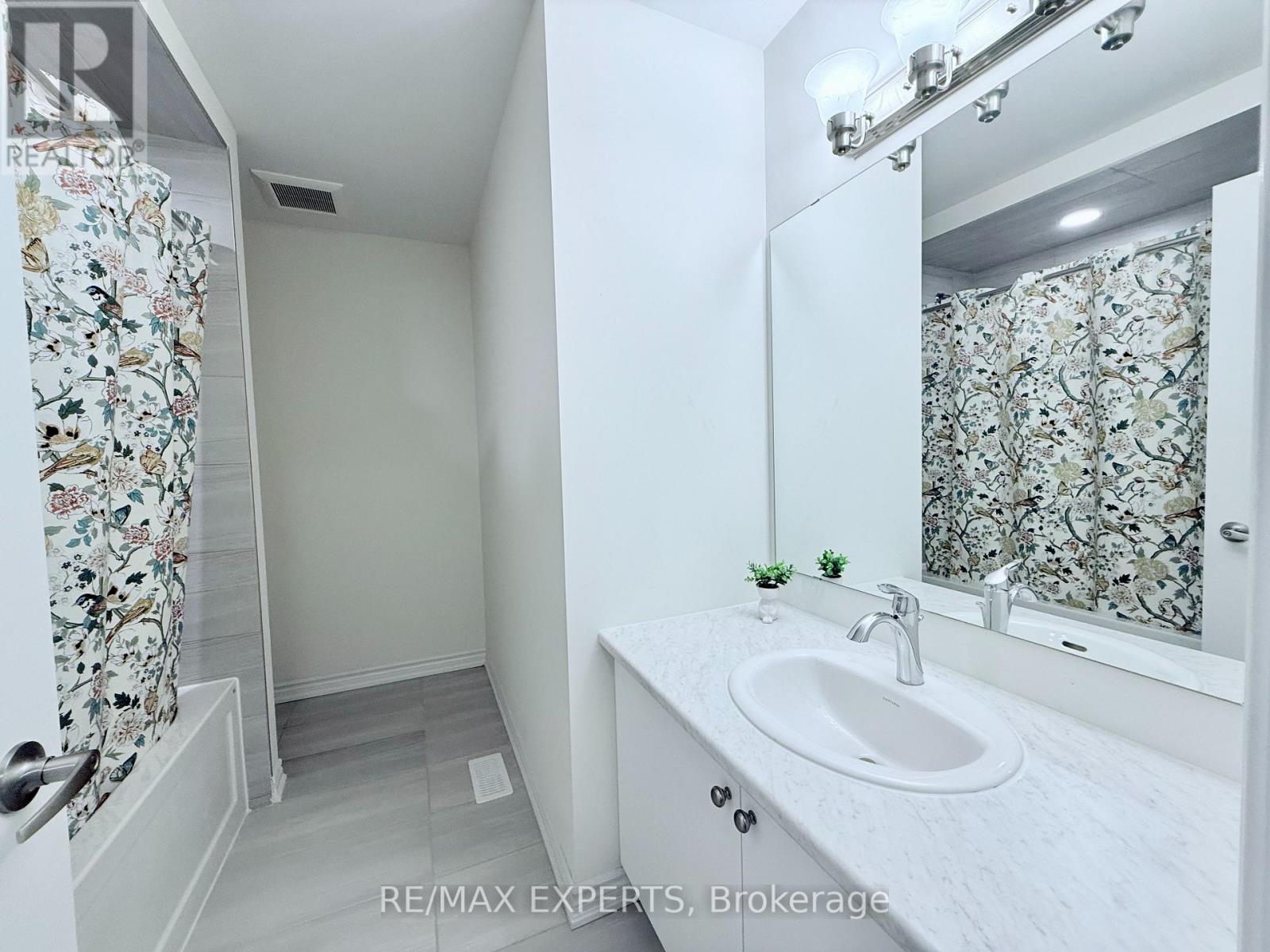 2229 Grainger Loop, Innisfil, Ontario  L9S 0N1 - Photo 25 - N12962064