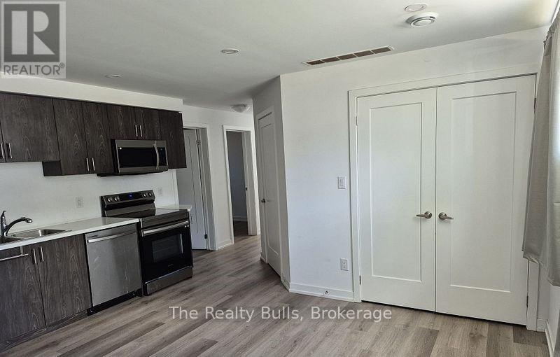 812 - 4263 Fourth Avenue, Niagara Falls, Ontario  L2E 0C3 - Photo 5 - X12848634