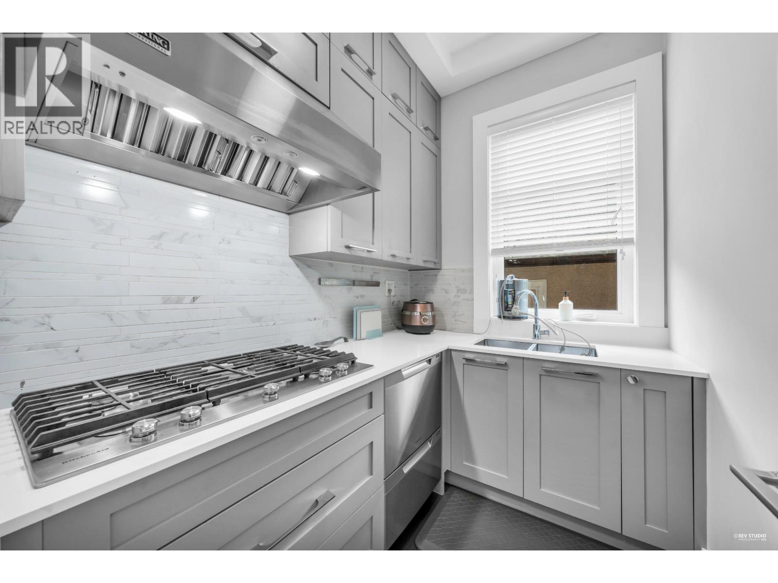 2820 W 32nd Avenue, Vancouver, British Columbia V6L 2B6 - Photo 12 - R3108253