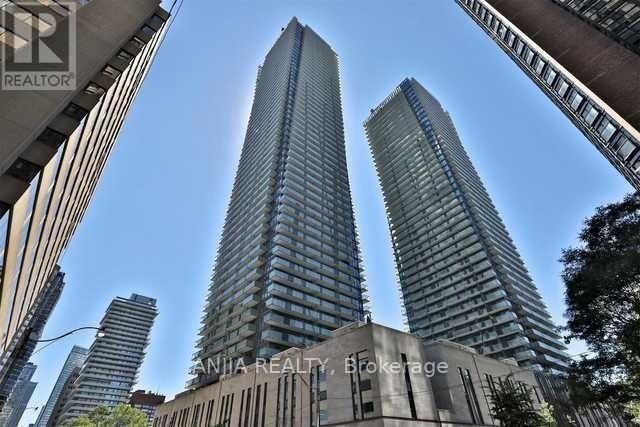 2009 - 1080 BAY STREET, Toronto, Ontario