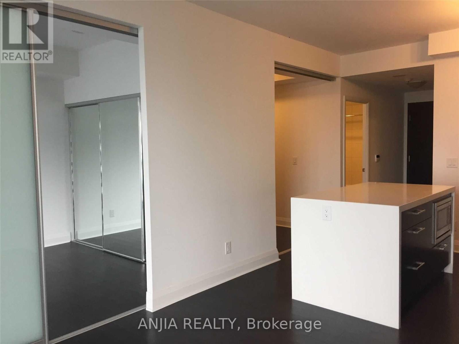 2009 - 1080 Bay Street, Toronto, Ontario  M5S 0A6 - Photo 3 - C12968612