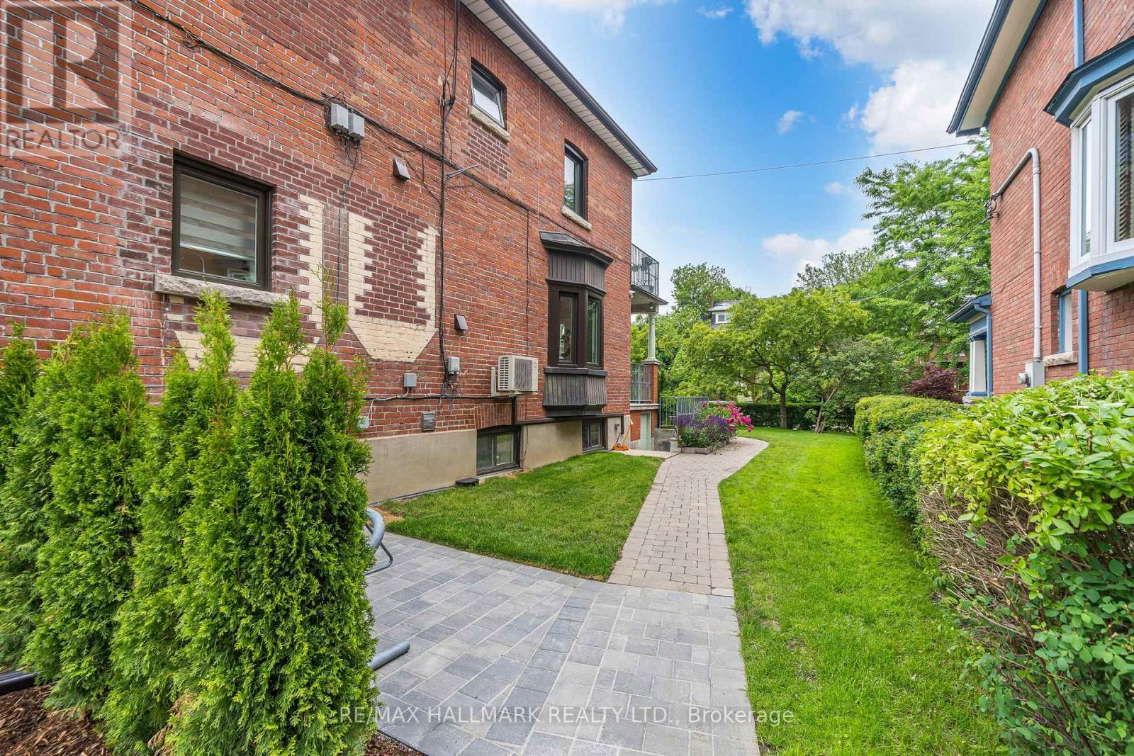 House - 202 Rusholme Road, Toronto, Ontario  M6H 2Y7 - Photo 18 - C12968618