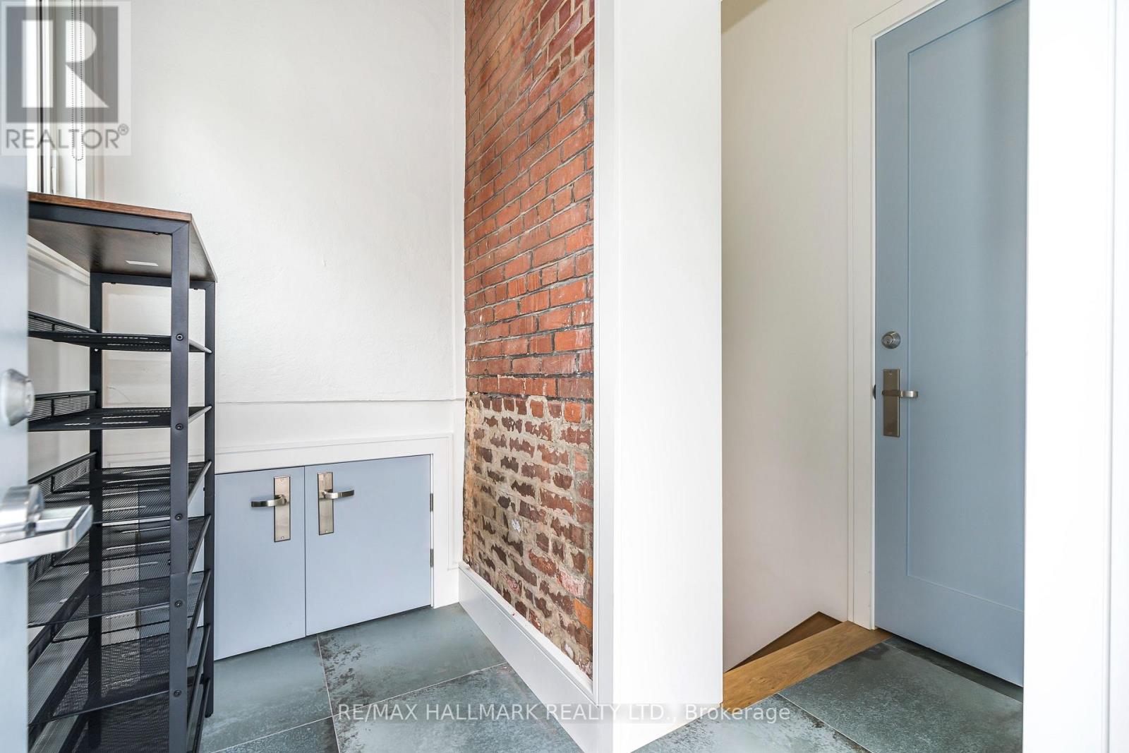 House - 202 Rusholme Road, Toronto, Ontario  M6H 2Y7 - Photo 4 - C12968618