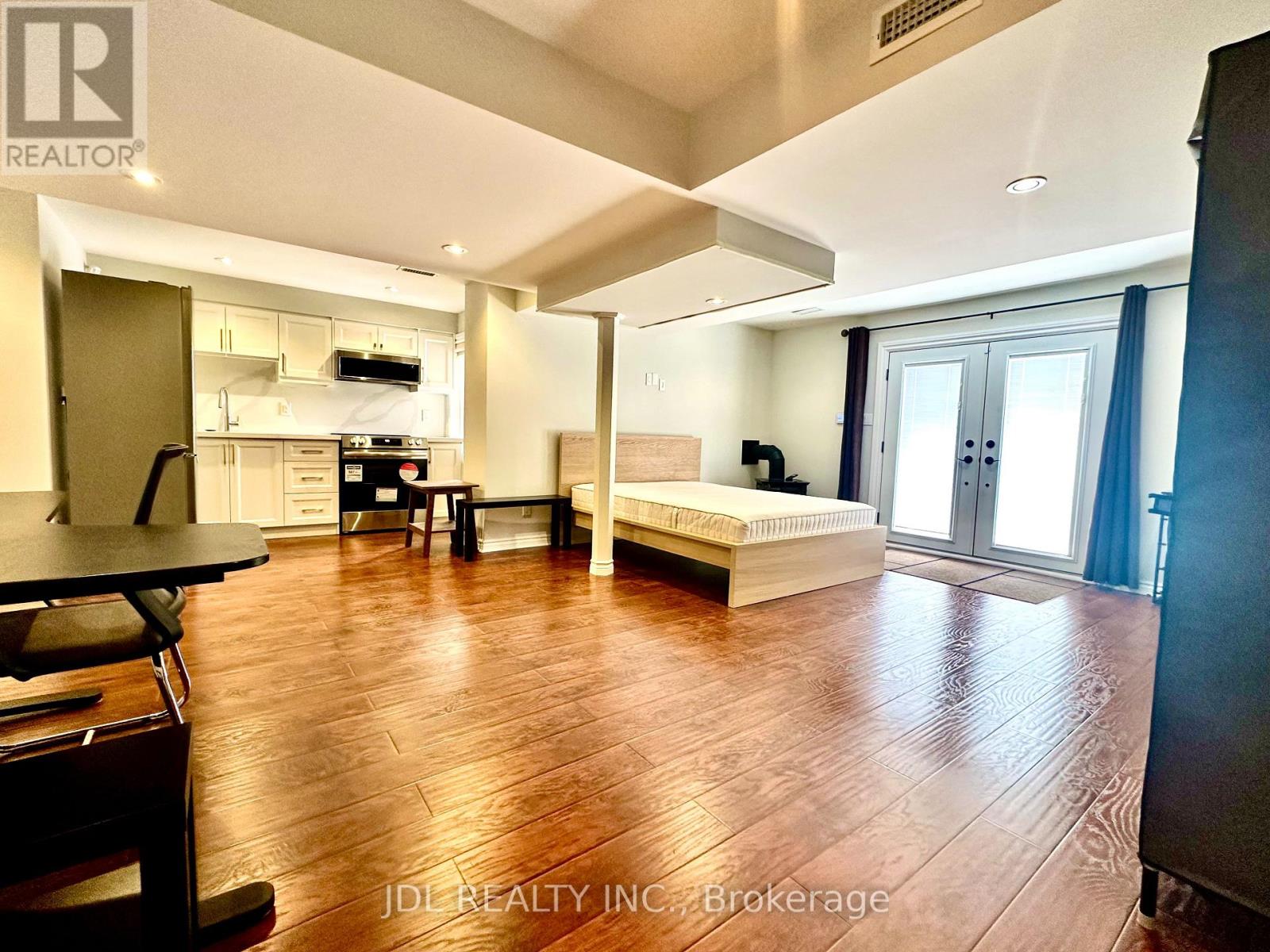 Walkout Basement - 32 Bestview Crescent, Vaughan, Ontario  L6A 3S8 - Photo 2 - N12966150