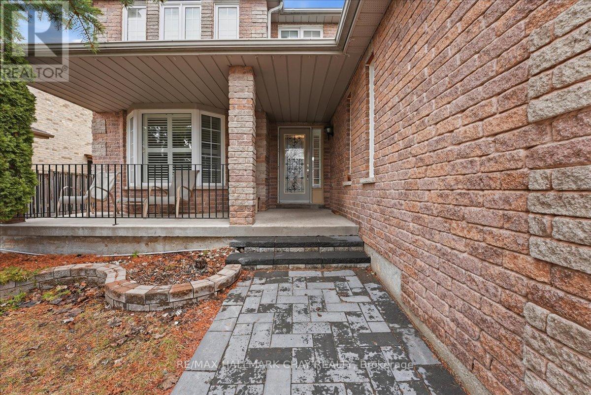 102 Esther Drive, Barrie, Ontario  L4N 0V8 - Photo 3 - S12968614