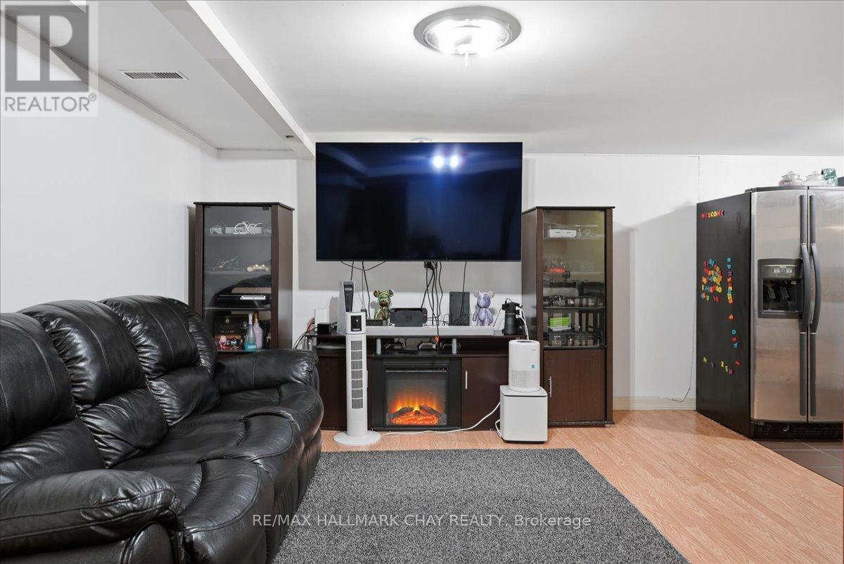 102 Esther Drive, Barrie, Ontario  L4N 0V8 - Photo 34 - S12968614