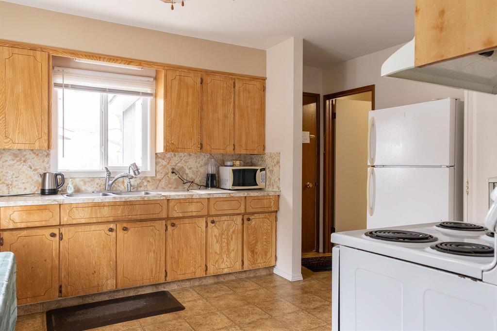 390 Giesbrecht Street, Steinbach, Manitoba  R5G 2C8 - Photo 5 - 202606496