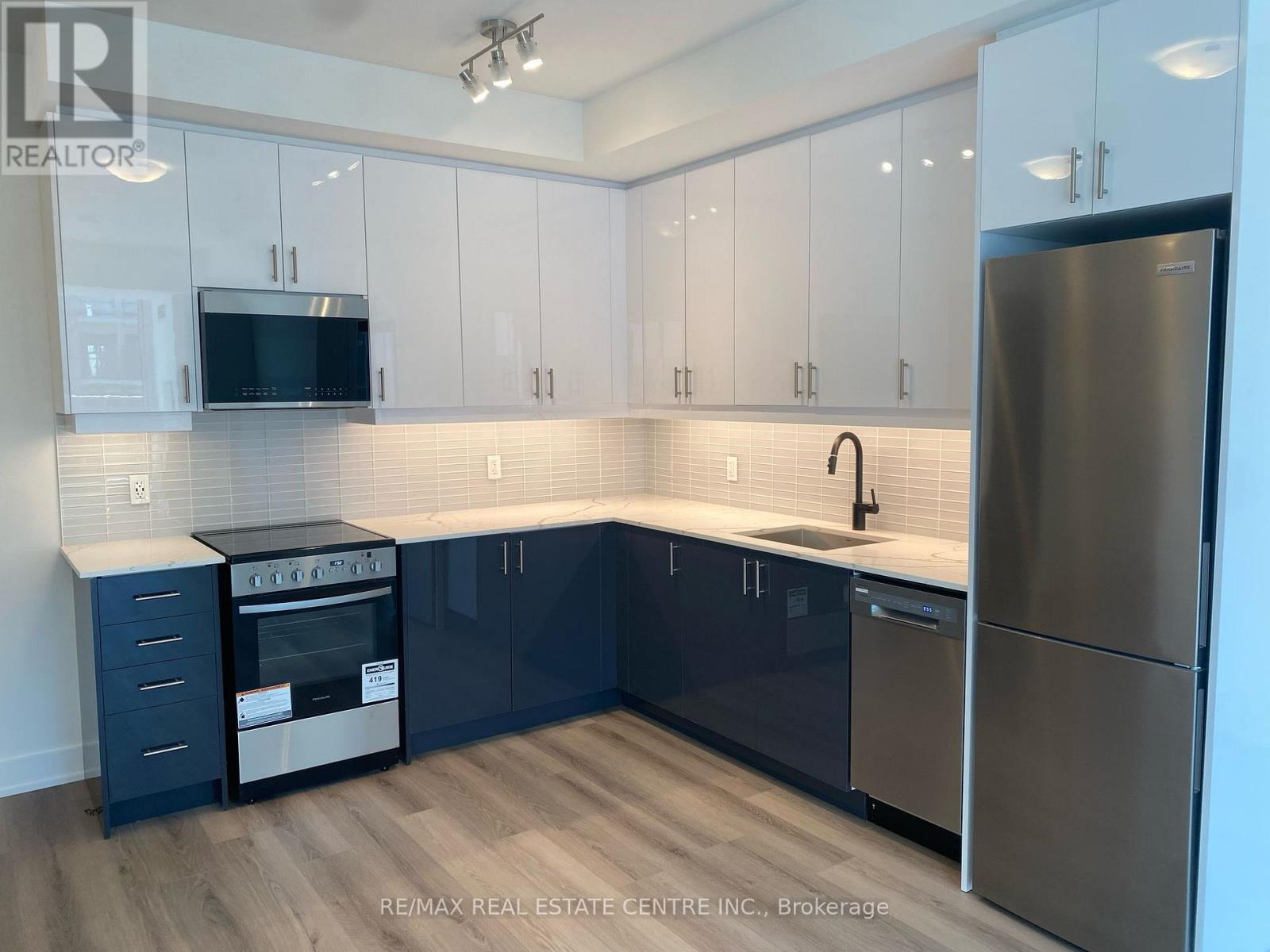 808 - 2333 Khalsa Gate, Oakville, Ontario  L6M 0X7 - Photo 3 - W12968598