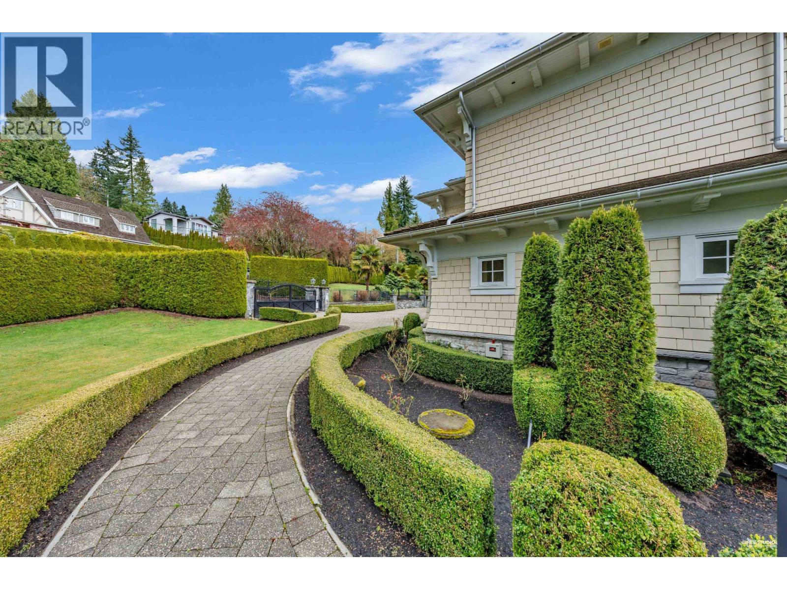 2913 Altamont Crescent, West Vancouver, British Columbia  V7V 3B9 - Photo 3 - R3107612