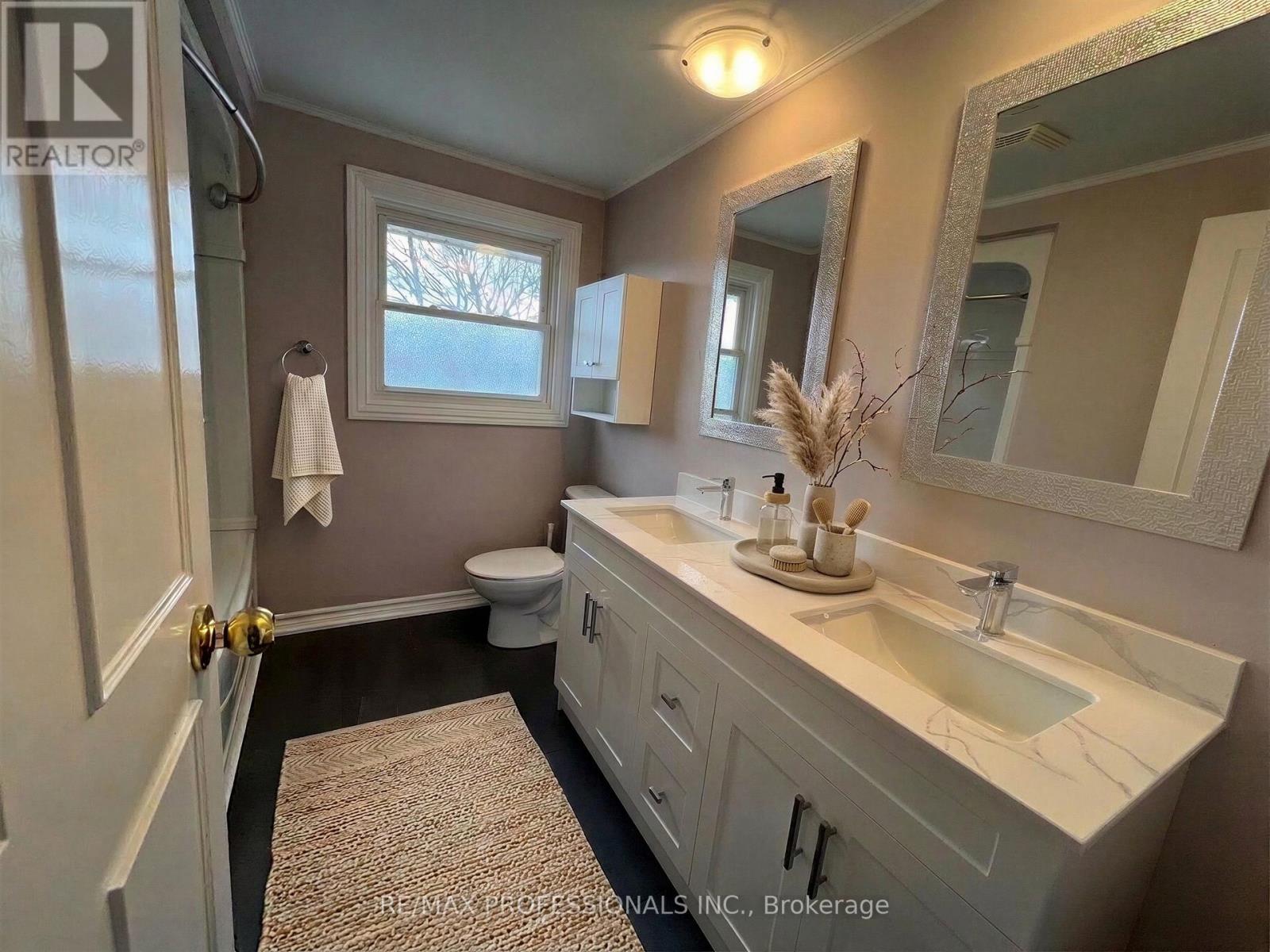 77 Roseneath Crescent, Kitchener, Ontario  N2E 1V8 - Photo 10 - X12968604