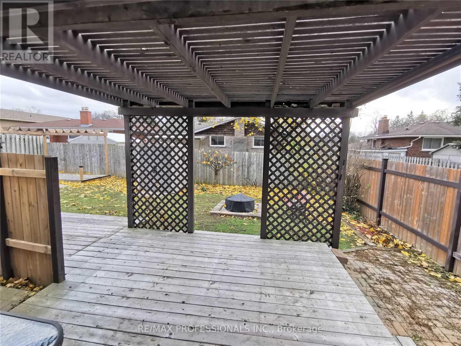 77 Roseneath Crescent, Kitchener, Ontario  N2E 1V8 - Photo 12 - X12968604