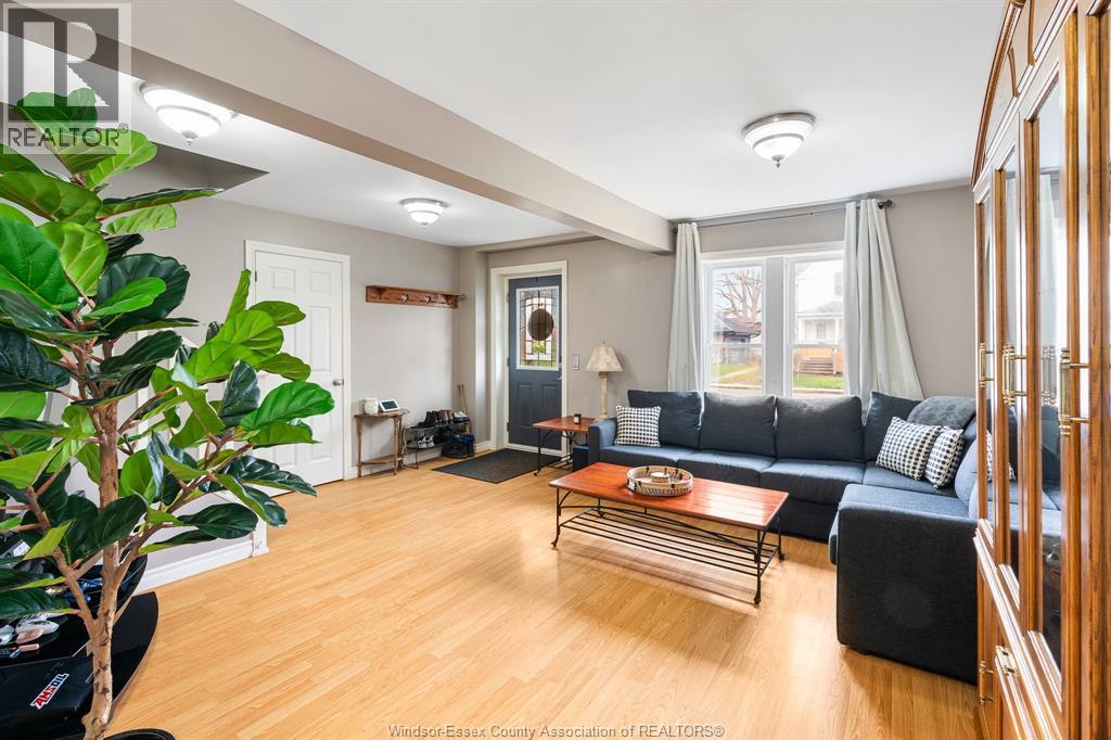 198 Raleigh, Chatham, Ontario  N7M 2N7 - Photo 2 - 26007363