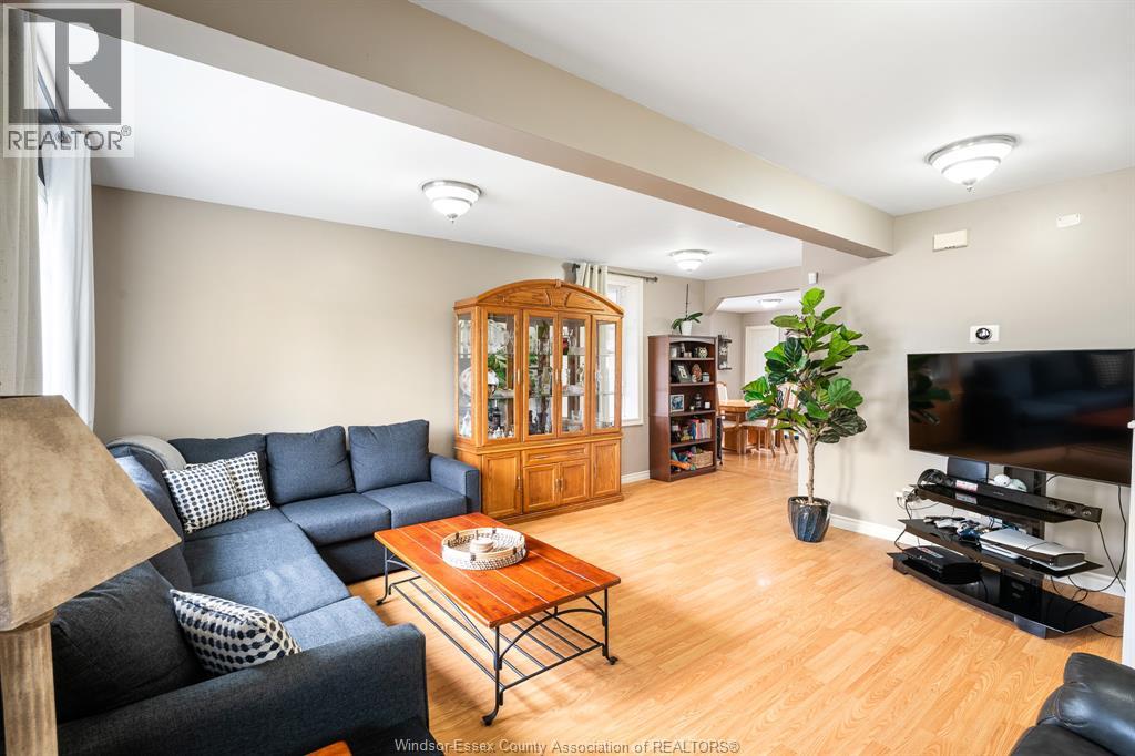 198 Raleigh, Chatham, Ontario  N7M 2N7 - Photo 3 - 26007363