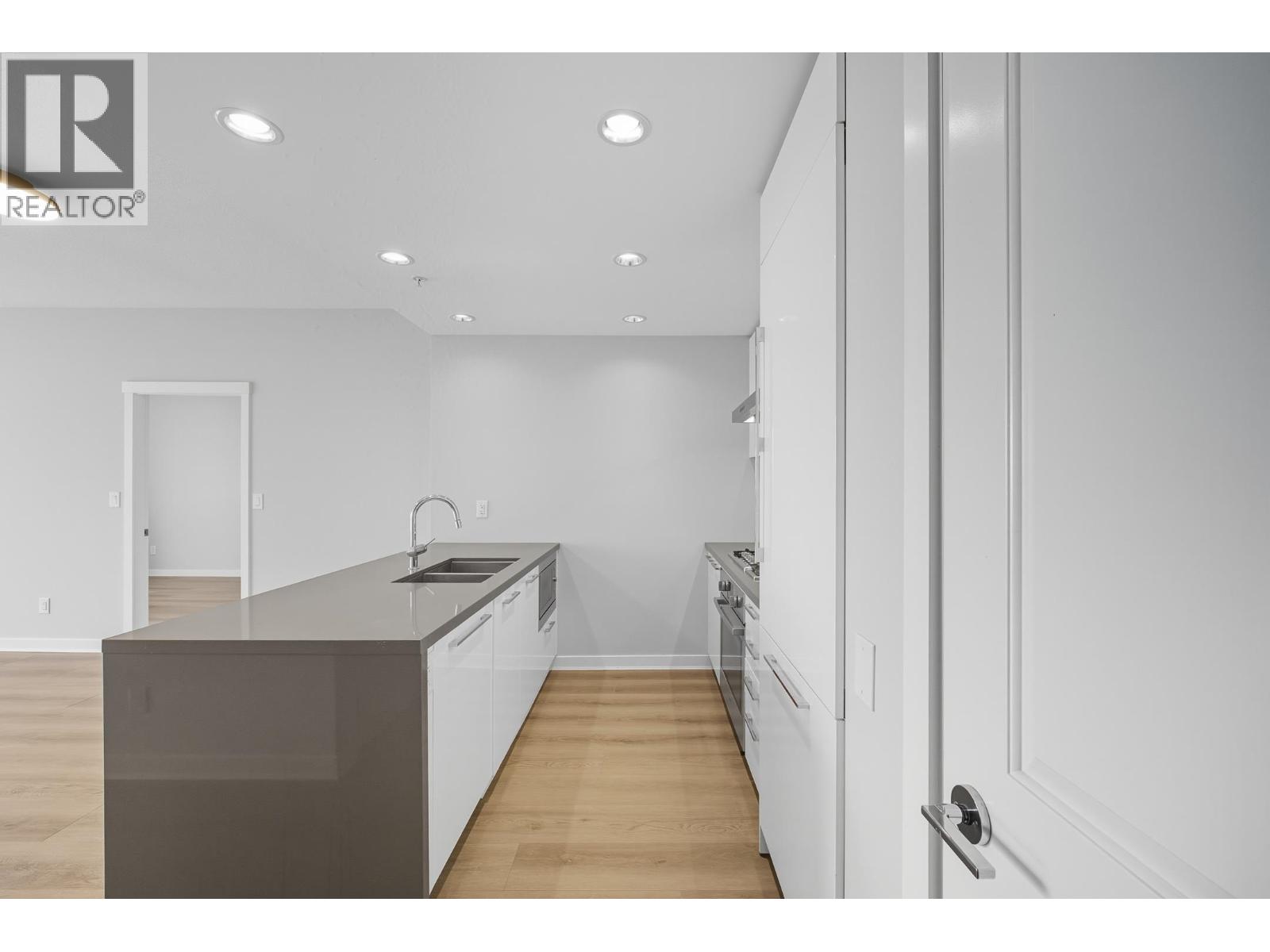 Listing Picture 6 of 34 : 1906 5628 BIRNEY AVENUE, Vancouver / 溫哥華 - 魯藝地產 Yvonne Lu Group - MLS Medallion Club Member