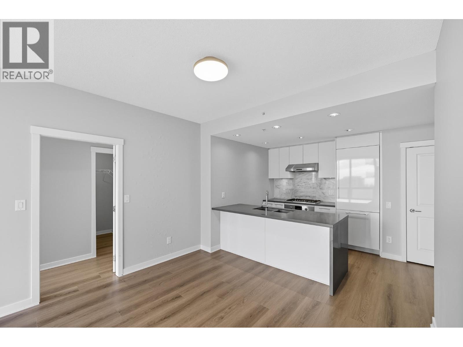 Listing Picture 8 of 34 : 1906 5628 BIRNEY AVENUE, Vancouver / 溫哥華 - 魯藝地產 Yvonne Lu Group - MLS Medallion Club Member