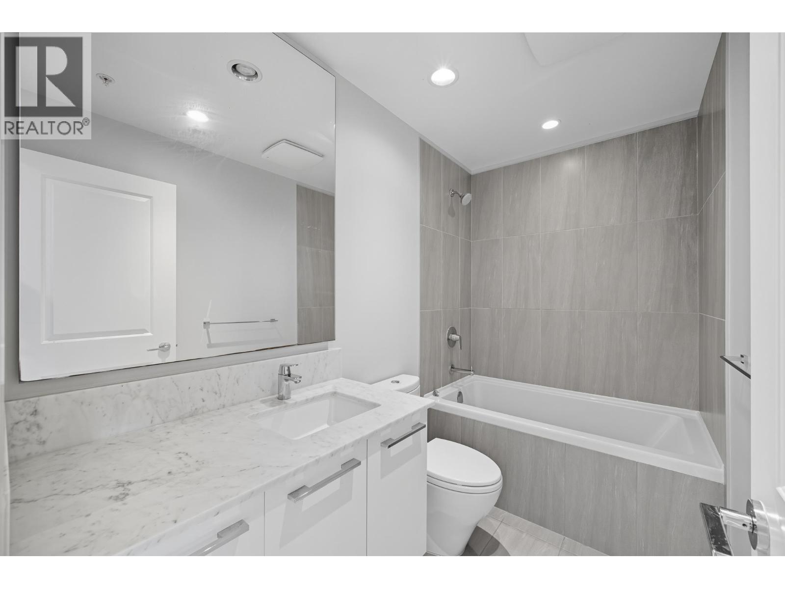 Listing Picture 22 of 34 : 1906 5628 BIRNEY AVENUE, Vancouver / 溫哥華 - 魯藝地產 Yvonne Lu Group - MLS Medallion Club Member