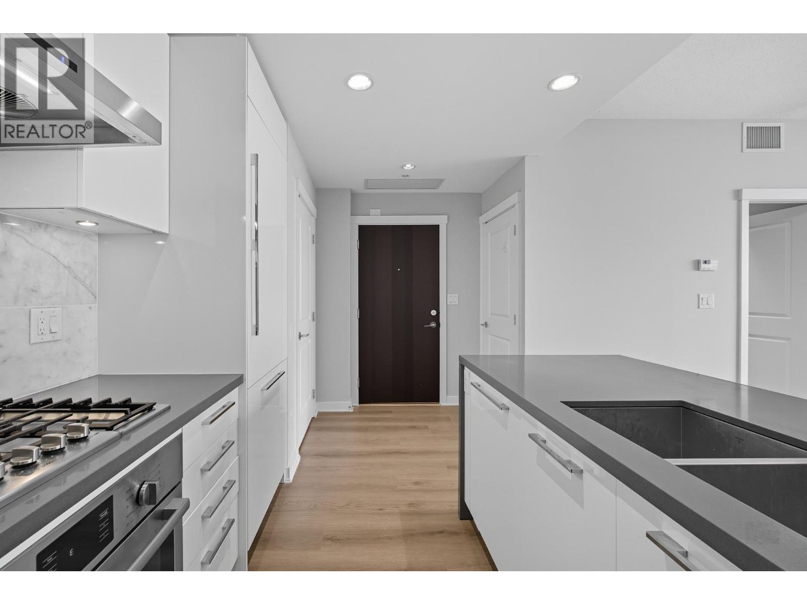 Listing Picture 20 of 34 : 1906 5628 BIRNEY AVENUE, Vancouver / 溫哥華 - 魯藝地產 Yvonne Lu Group - MLS Medallion Club Member