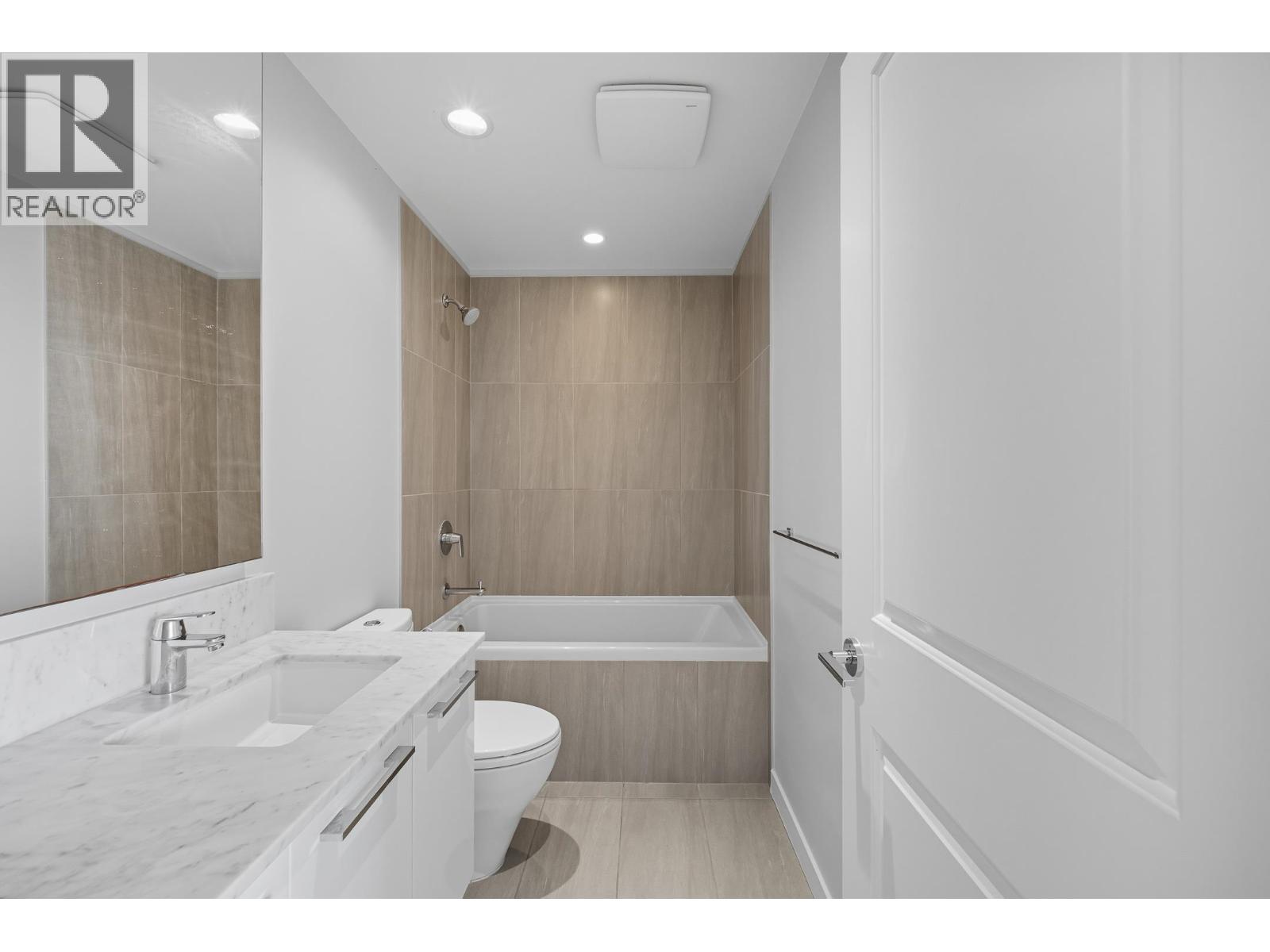 Listing Picture 23 of 34 : 1906 5628 BIRNEY AVENUE, Vancouver / 溫哥華 - 魯藝地產 Yvonne Lu Group - MLS Medallion Club Member