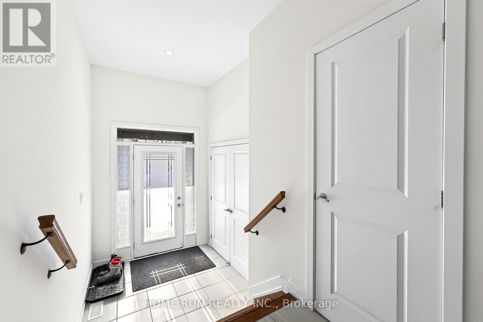 2071 Allegrini Terrace, Ottawa, Ontario  K2S 2S1 - Photo 4 - X12968648