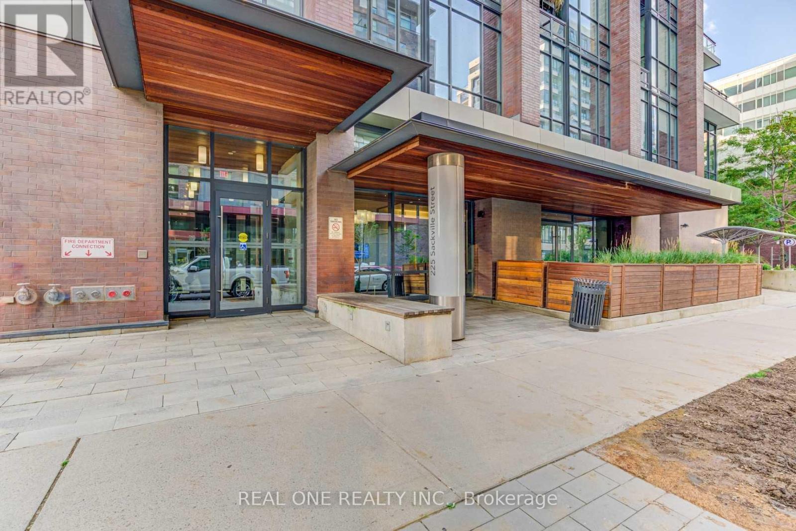 1704 - 225 Sackville St Street, Toronto, Ontario  M5A 0B9 - Photo 2 - C12968638