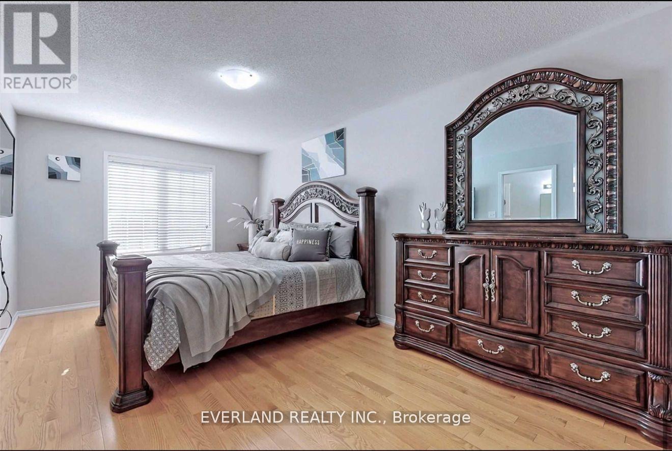 806 Castlemore Avenue, Markham, Ontario  L6E 1P2 - Photo 11 - N12968642