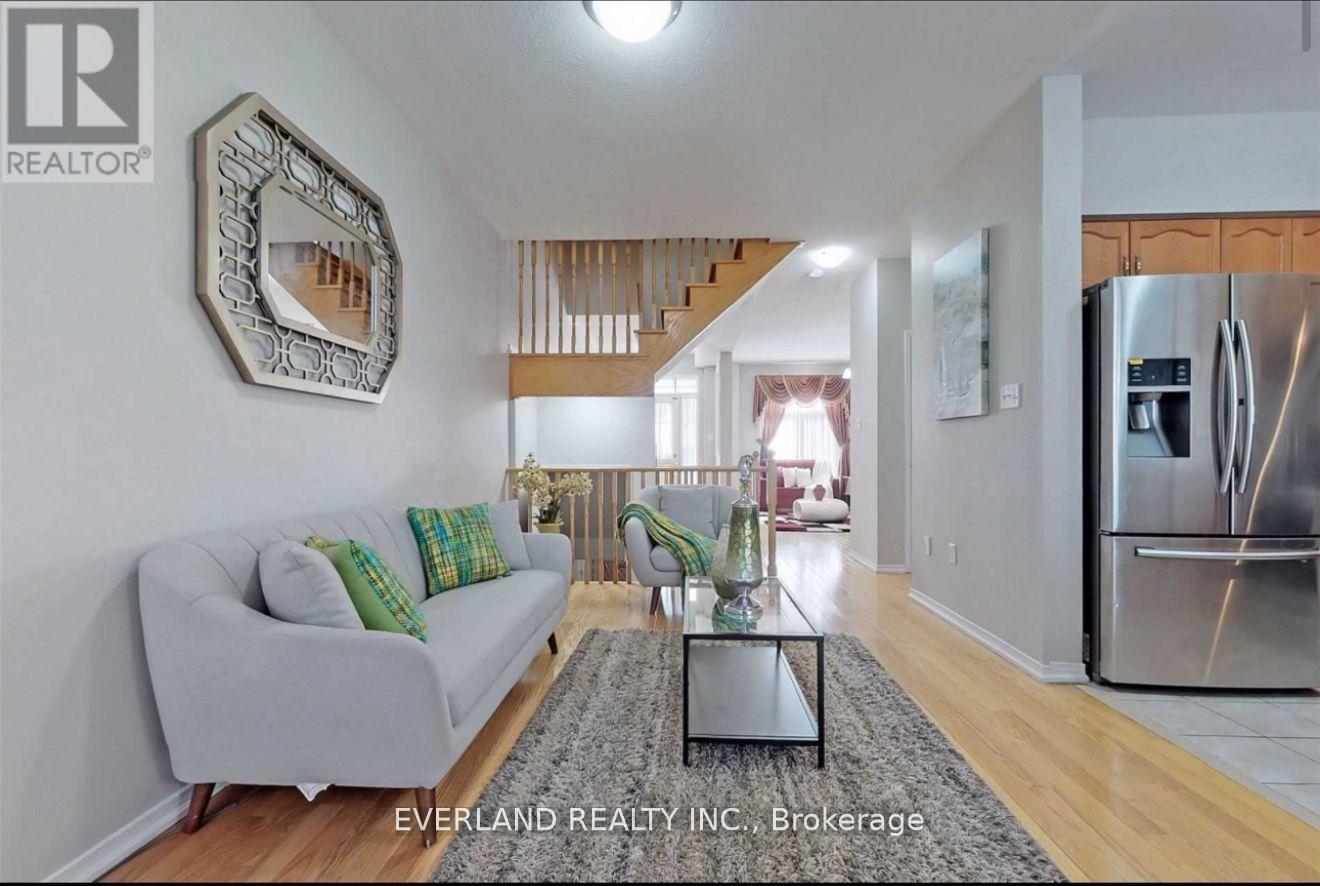 806 Castlemore Avenue, Markham, Ontario  L6E 1P2 - Photo 5 - N12968642