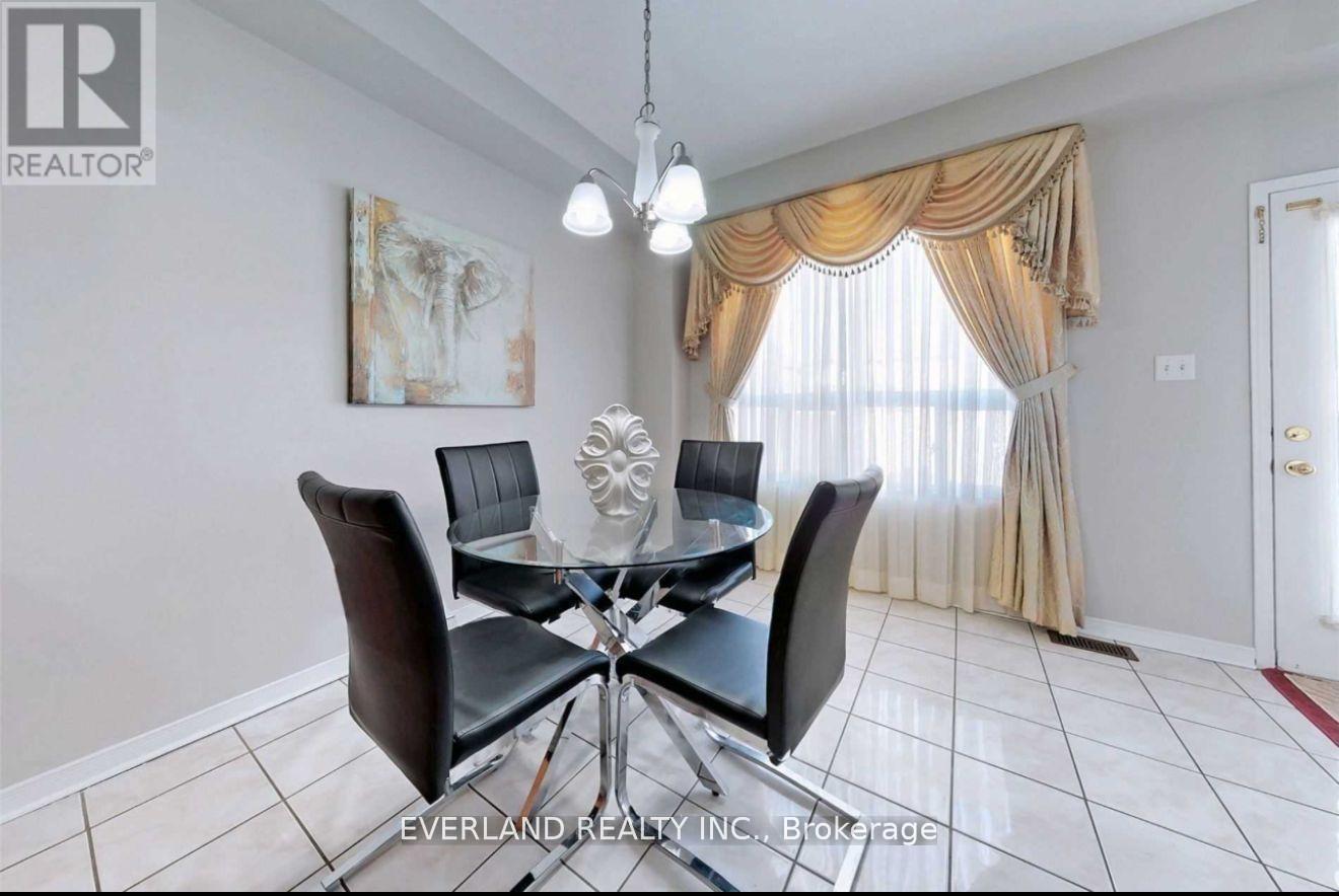 806 Castlemore Avenue, Markham, Ontario  L6E 1P2 - Photo 8 - N12968642