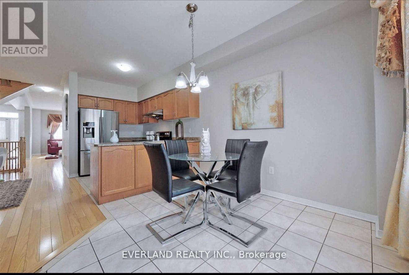 806 Castlemore Avenue, Markham, Ontario  L6E 1P2 - Photo 9 - N12968642