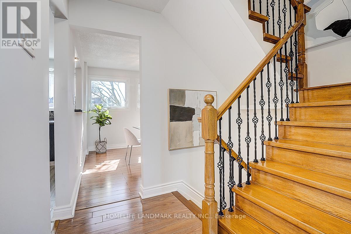 40 Henderson Drive, Aurora, Ontario  L4G 3L2 - Photo 11 - N12968650