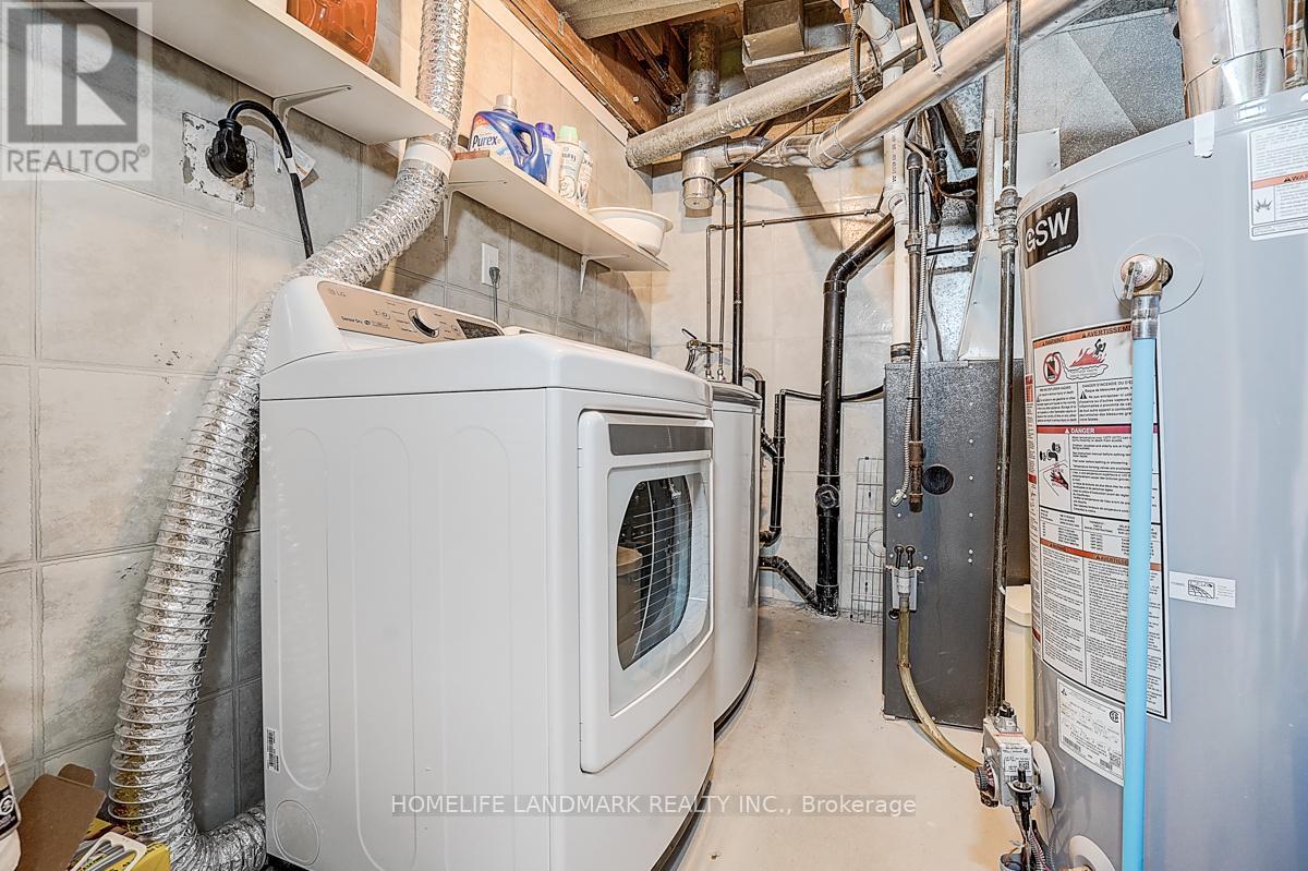 40 Henderson Drive, Aurora, Ontario  L4G 3L2 - Photo 29 - N12968650