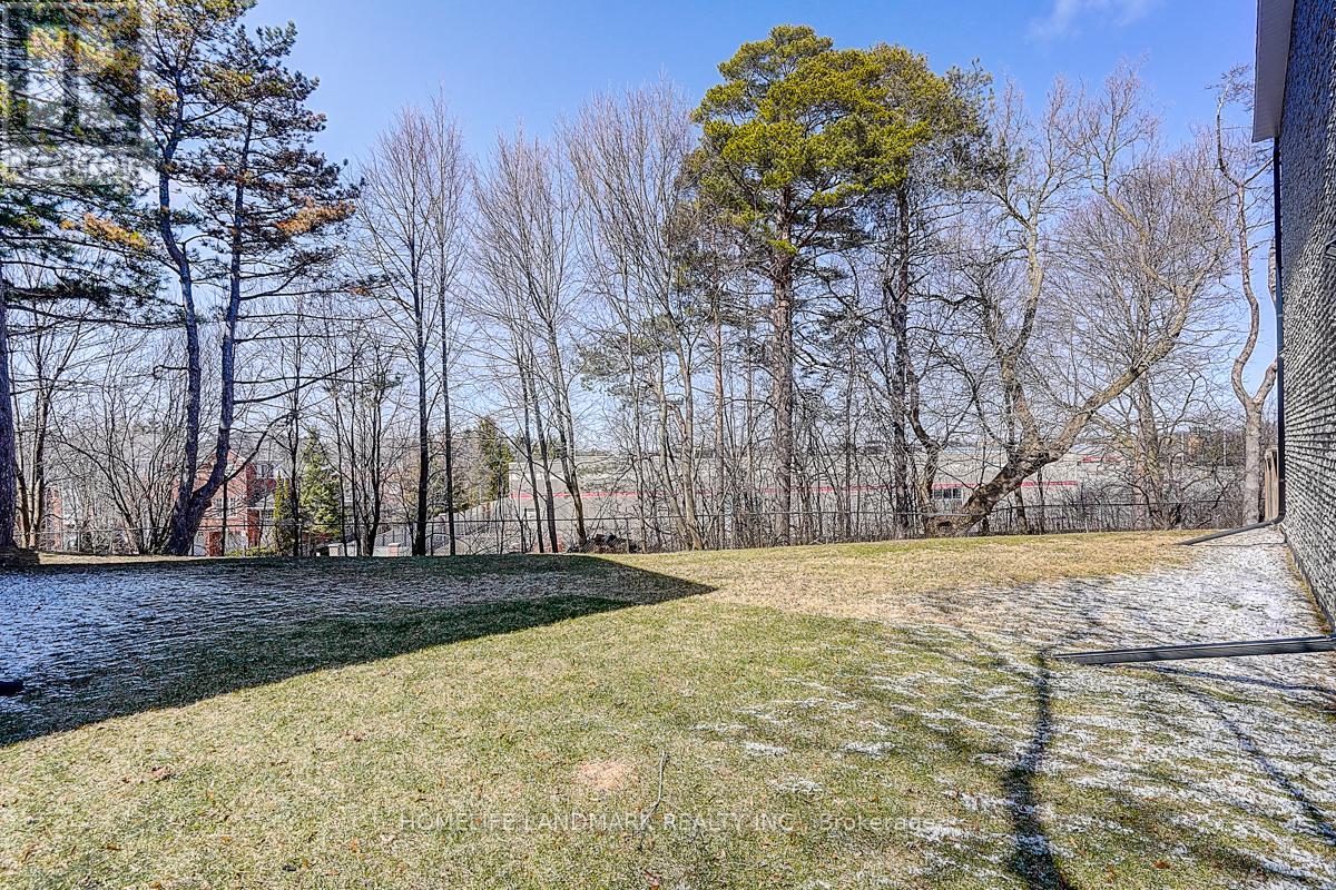 40 Henderson Drive, Aurora, Ontario  L4G 3L2 - Photo 30 - N12968650