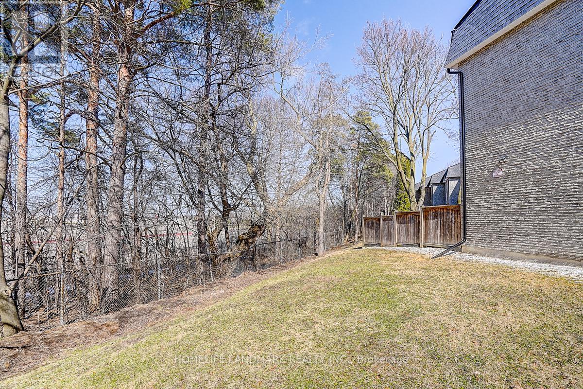 40 Henderson Drive, Aurora, Ontario  L4G 3L2 - Photo 32 - N12968650