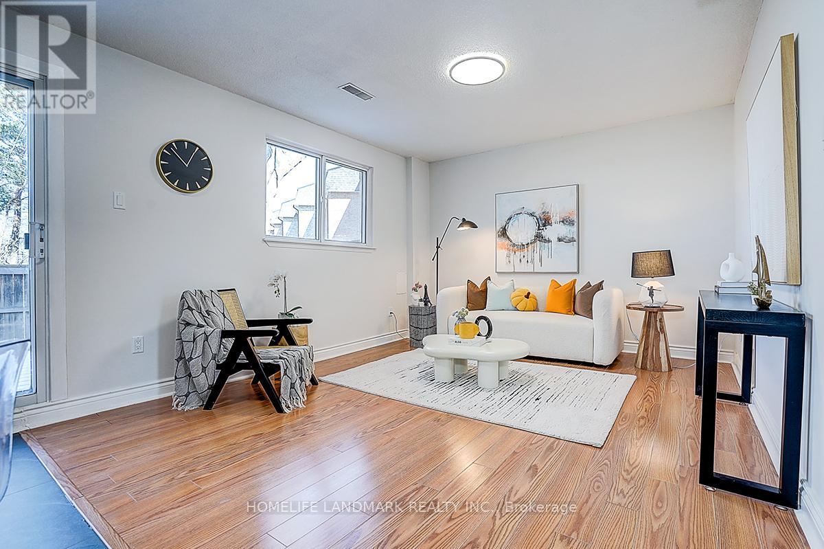 40 Henderson Drive, Aurora, Ontario  L4G 3L2 - Photo 8 - N12968650