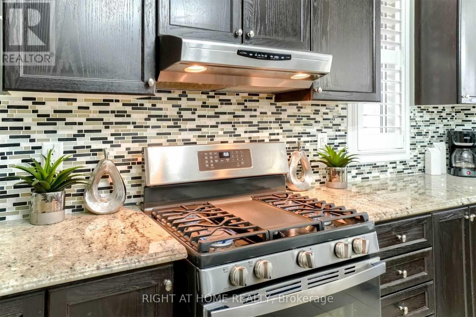 1230 Biason Circle, Milton, Ontario  L9T 8S8 - Photo 7 - W12964632