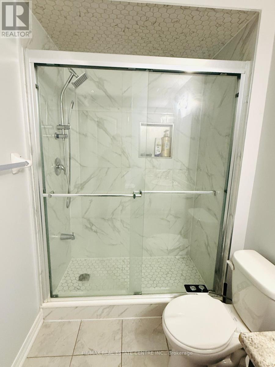 47 Crumlin Crescent, Brampton, Ontario  L6X 0Y3 - Photo 12 - W12968630